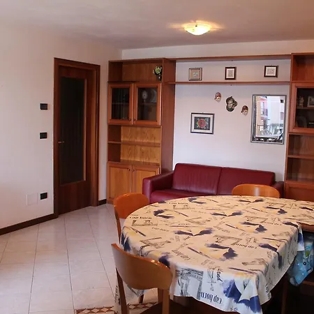 Isola Del Sole アパート